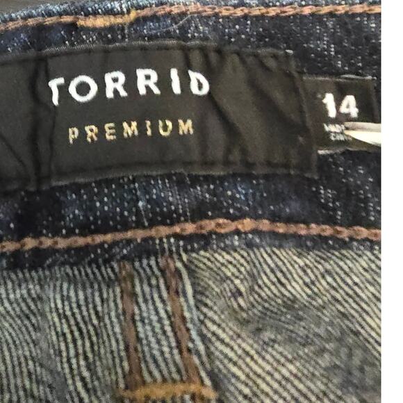 Torrid Premium Boyfriend Gold Thread Whiskering Distressed Jeans 14 - Picture 4 of 5